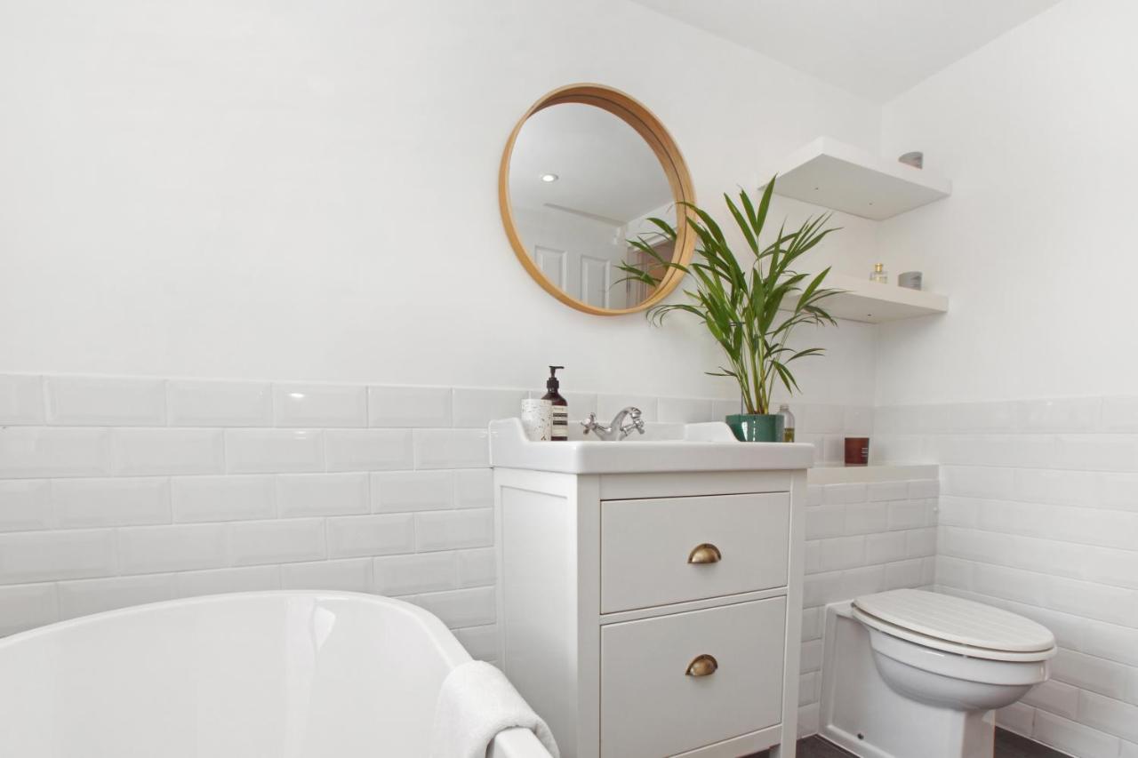 런던 Bright, Stylish & Cosy 3-Bed Flat Near Mile End 아파트 외부 사진