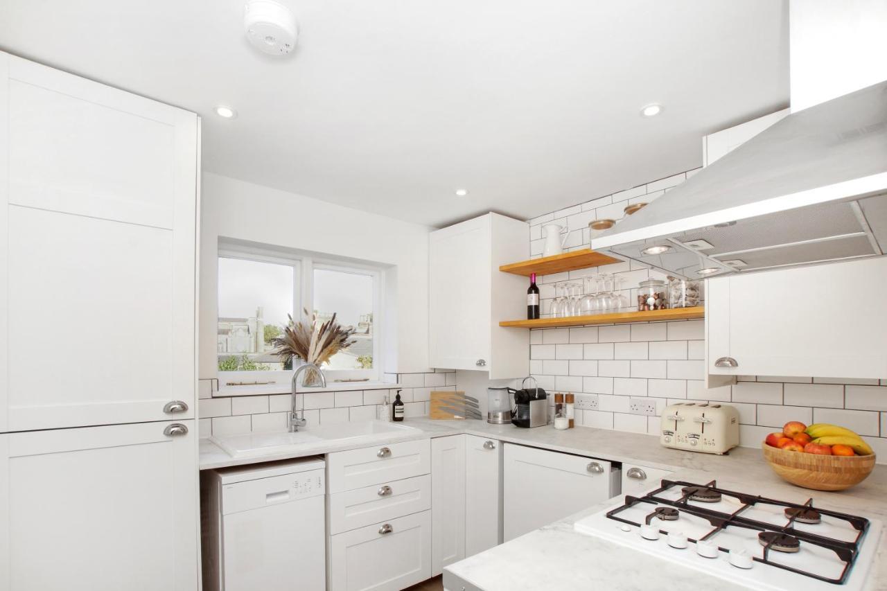 런던 Bright, Stylish & Cosy 3-Bed Flat Near Mile End 아파트 외부 사진