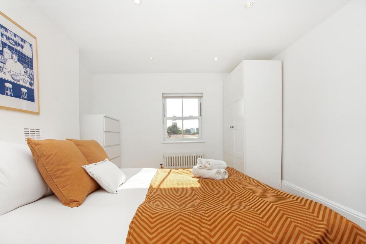 런던 Bright, Stylish & Cosy 3-Bed Flat Near Mile End 아파트 외부 사진